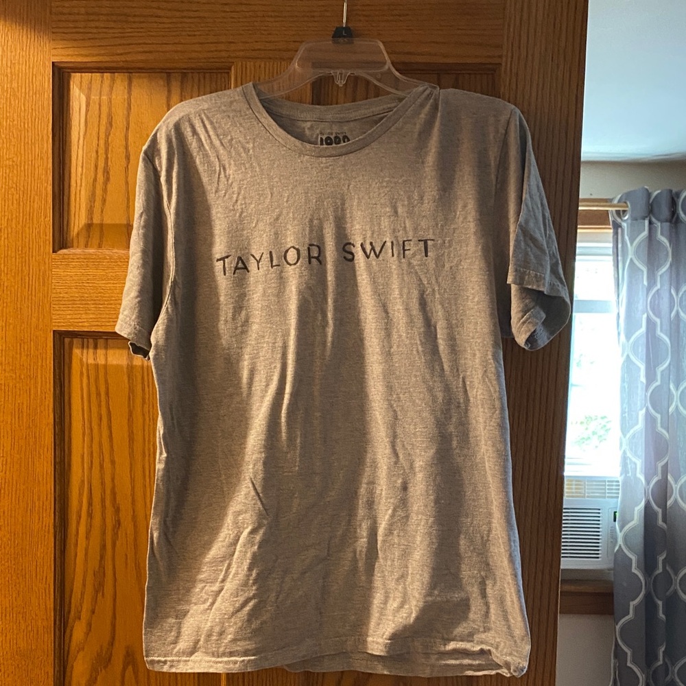 Taylor Swift Heather Gray Short Sleeve Tee